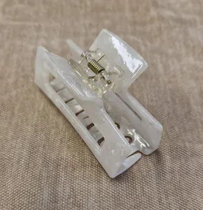 Hovedbilde H&aring;rspenne Marmor hvit 