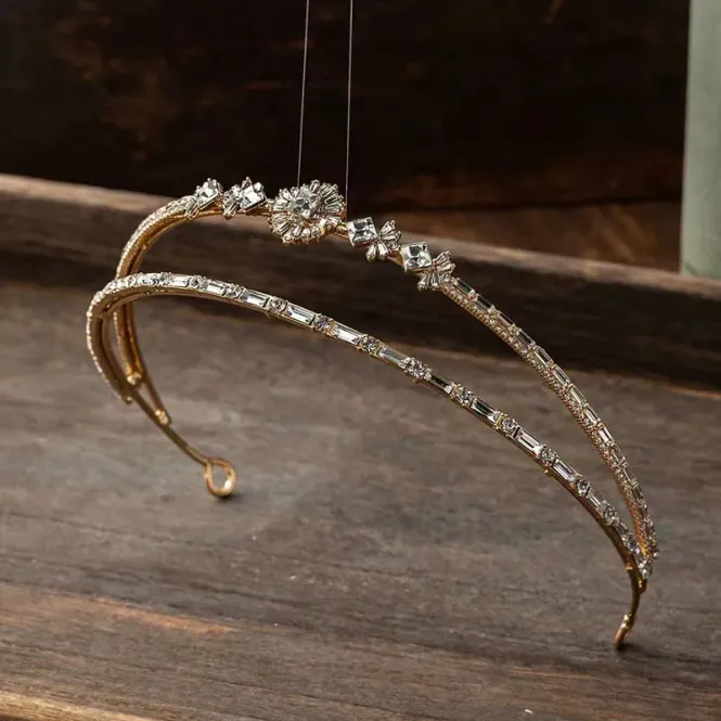 Hovedbilde Tiara med Krystallperler 